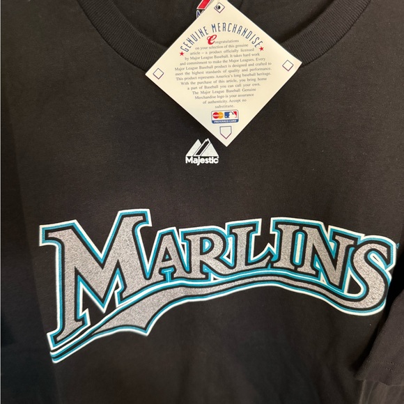 Miami Marlins T-shirt - Size L - NEW w/tags, never taken out of the plastic - Picture 3 of 4